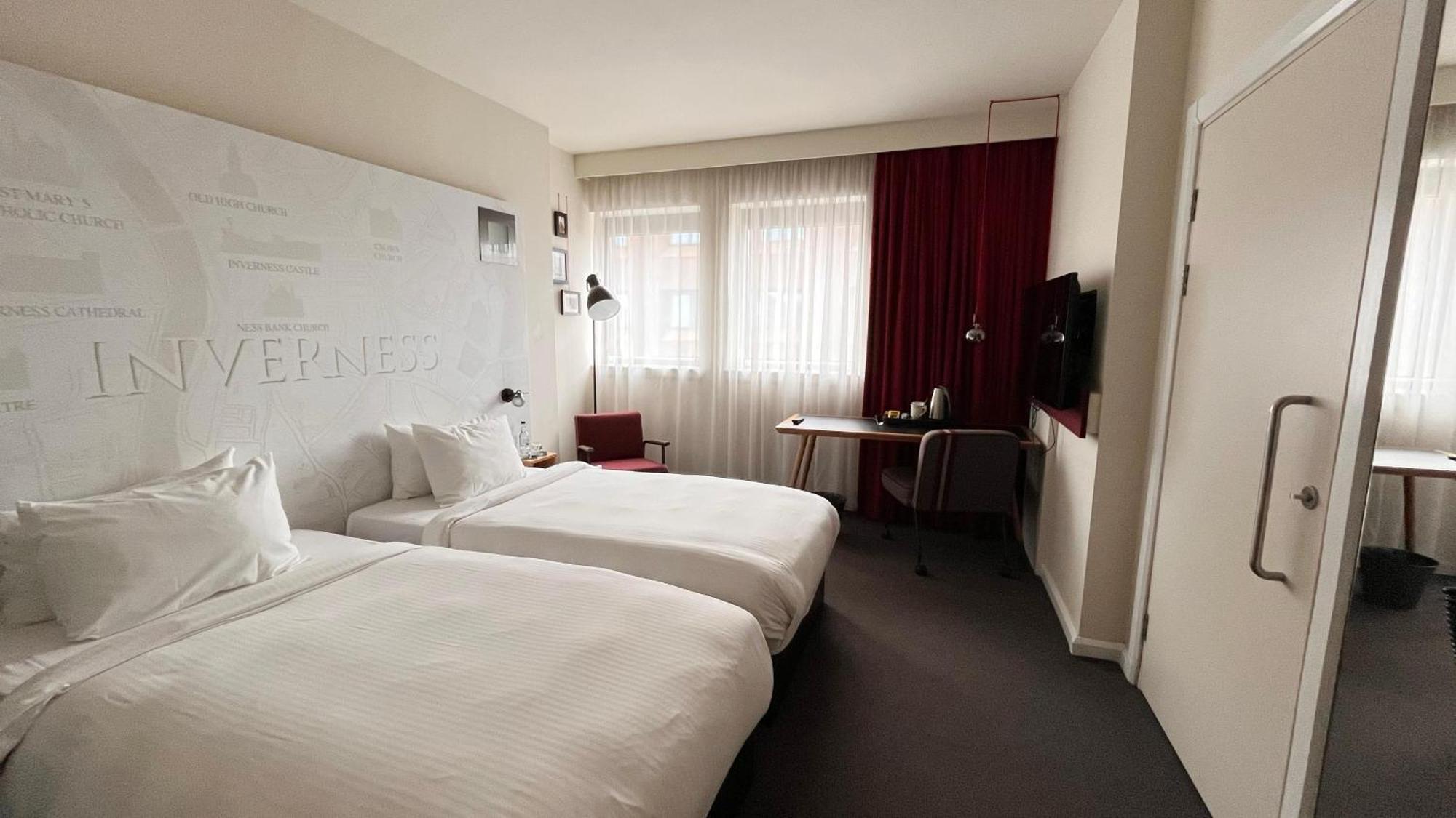 B&B Hotel Инвернес Екстериор снимка