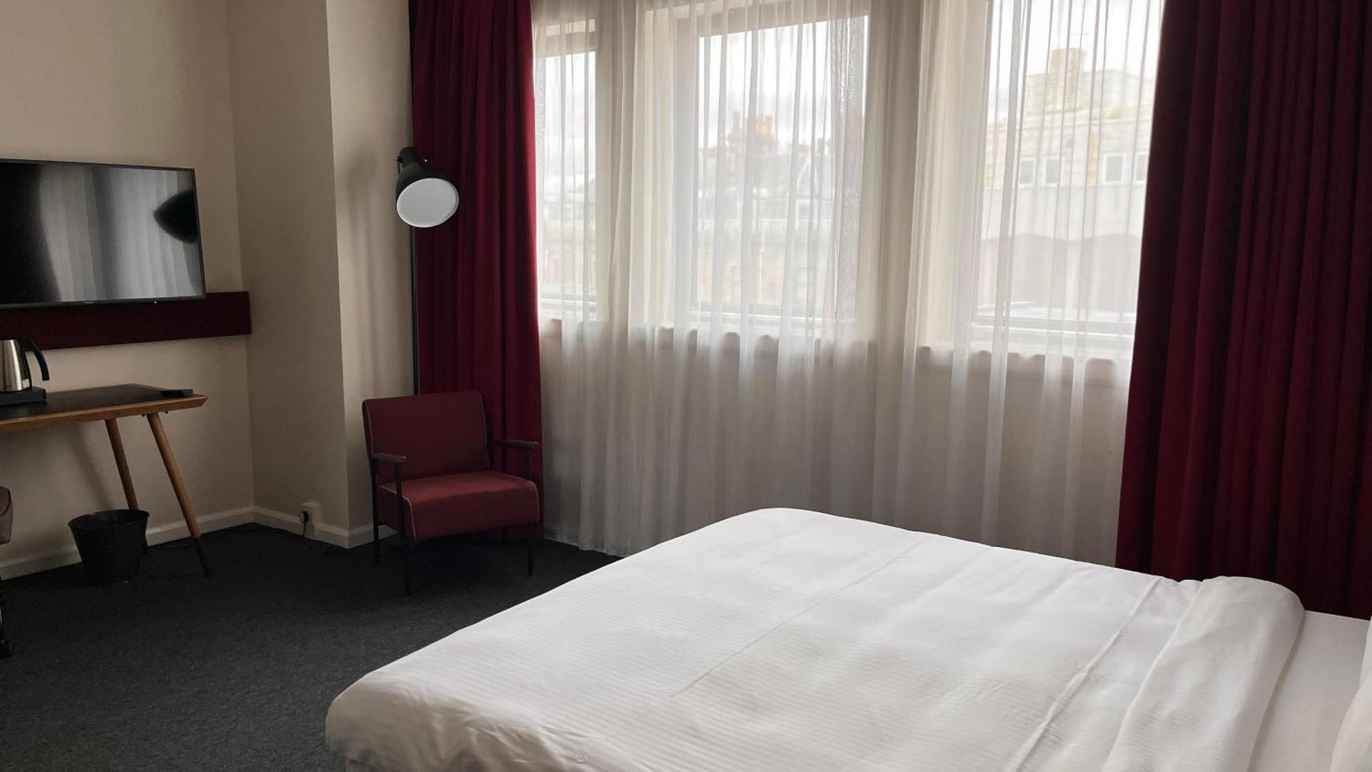 B&B Hotel Инвернес Екстериор снимка