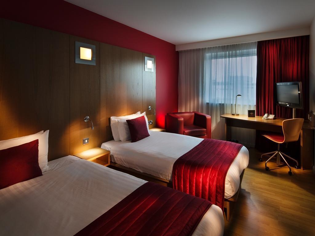 B&B Hotel Инвернес Екстериор снимка
