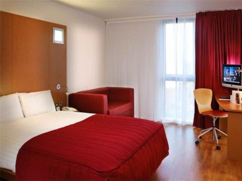 B&B Hotel Инвернес Екстериор снимка