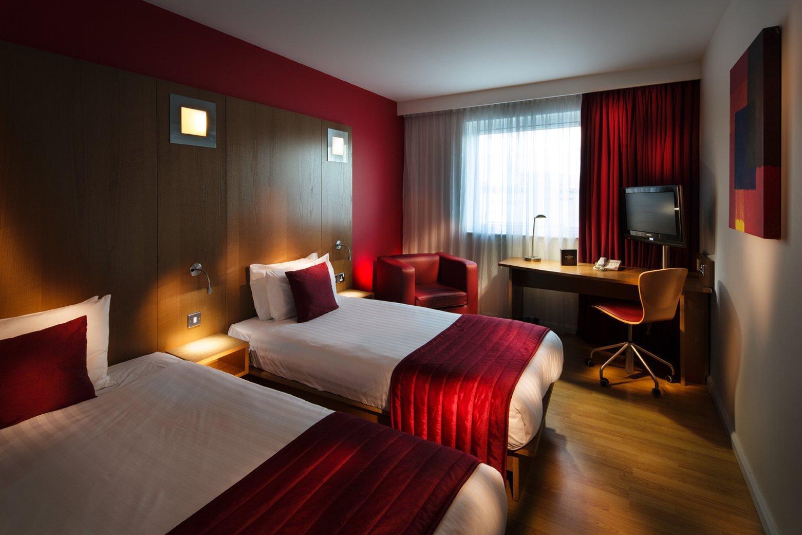 B&B Hotel Инвернес Екстериор снимка